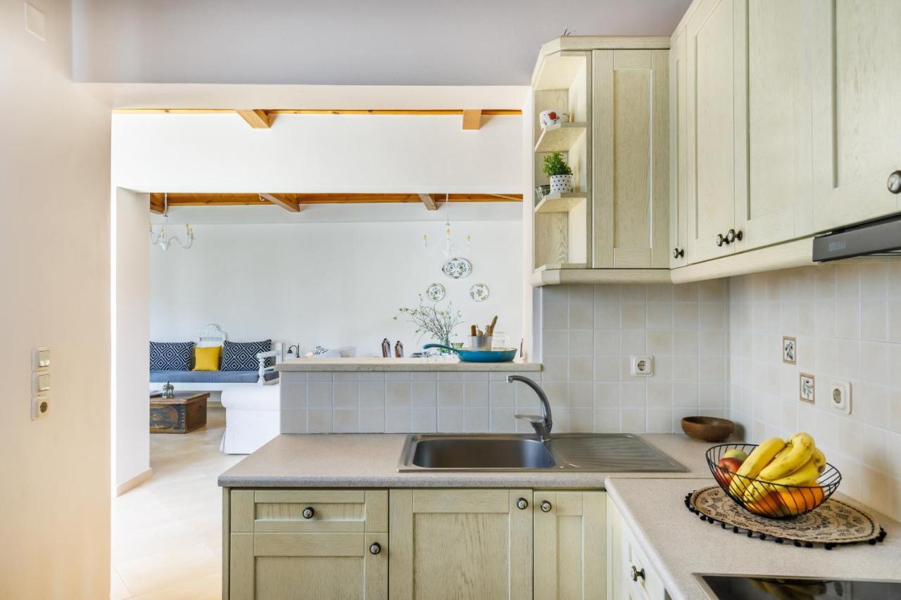 Petradi Town Apartment Скопелос Екстериор снимка