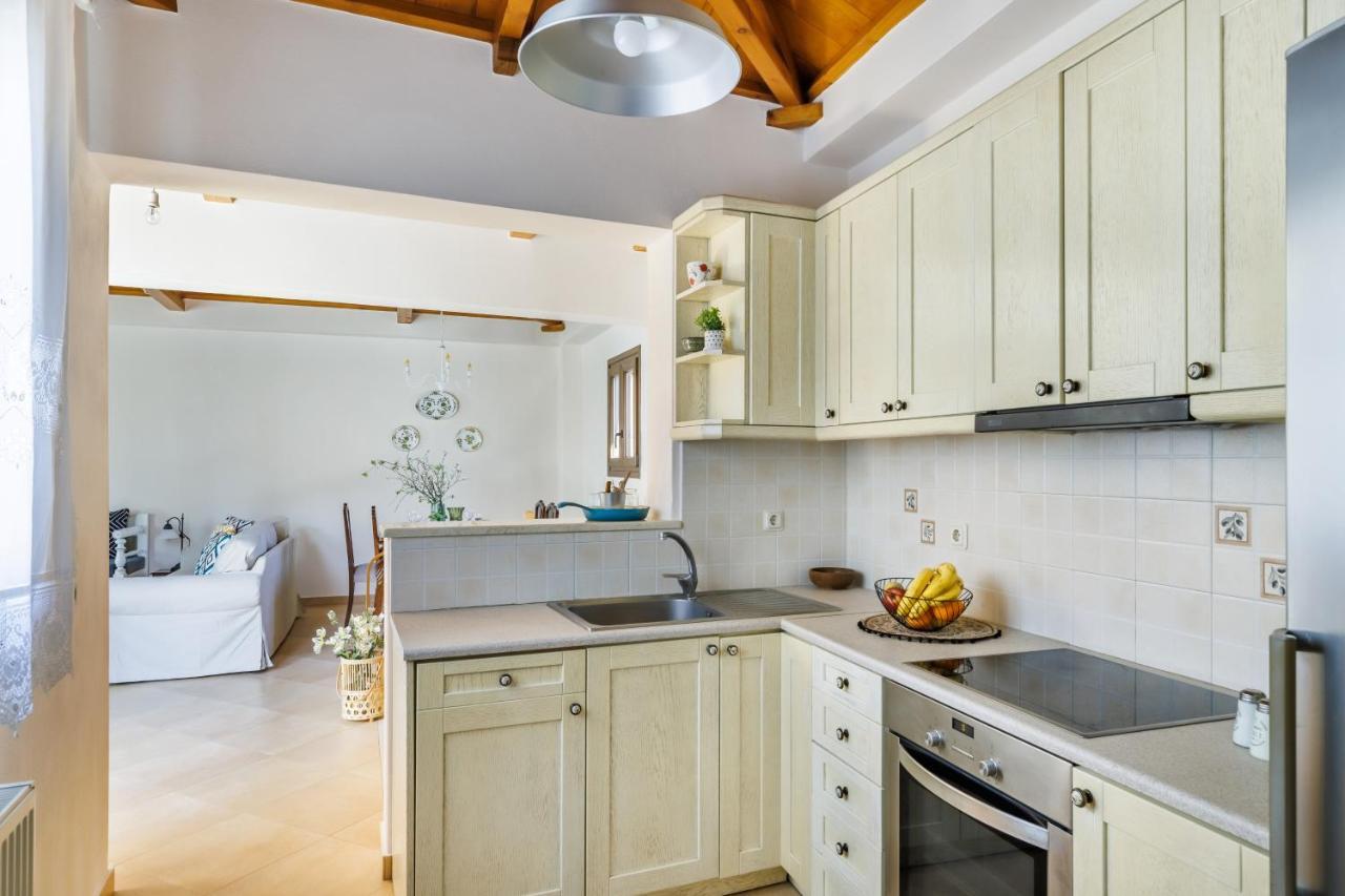 Petradi Town Apartment Скопелос Екстериор снимка